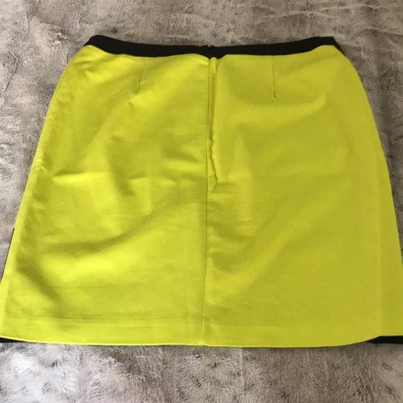 Bright yellow & black pencil skirt 14 color block back zip & darts mid rise 🐝 - Picture 7 of 8